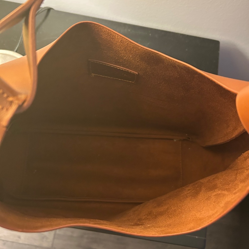 Elegant Tan Leather Tote Bag